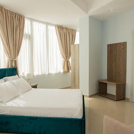 Alv Rent Rooms Vlore Luaran gambar