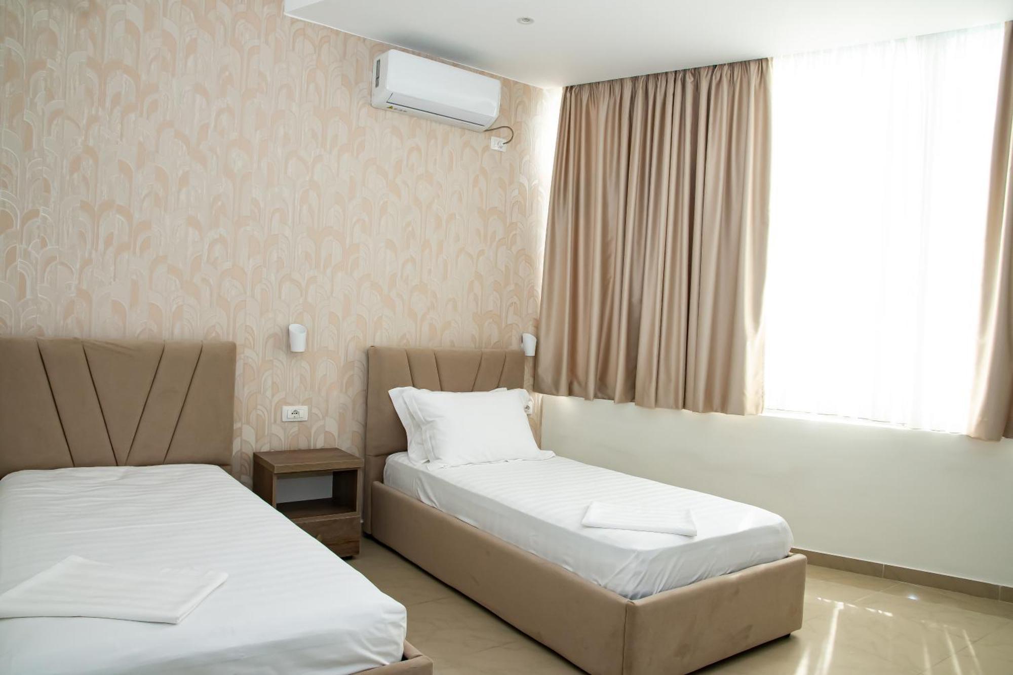 Alv Rent Rooms Vlore Luaran gambar