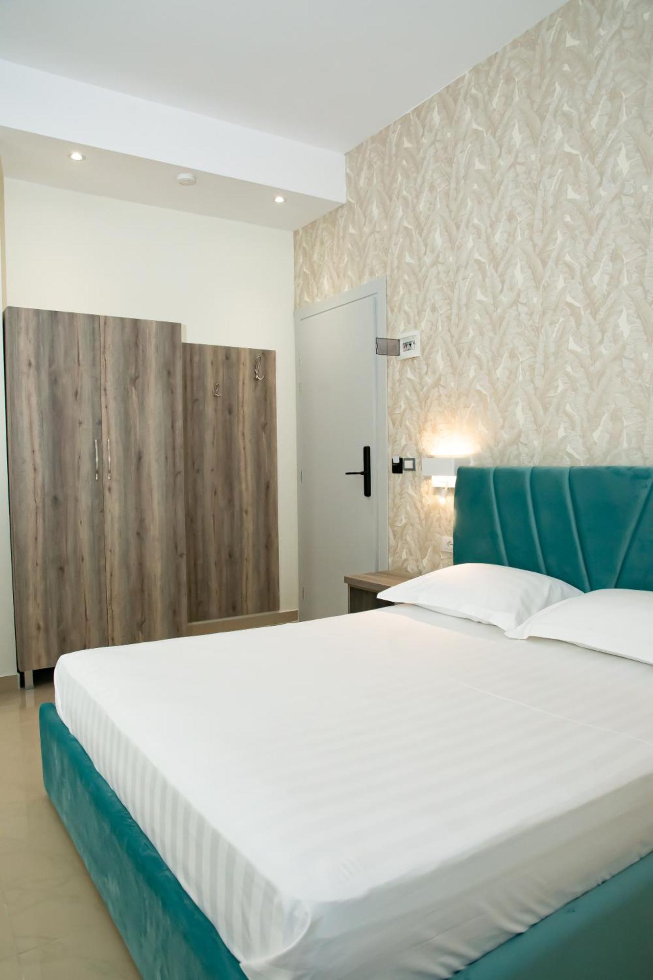 Alv Rent Rooms Vlore Luaran gambar
